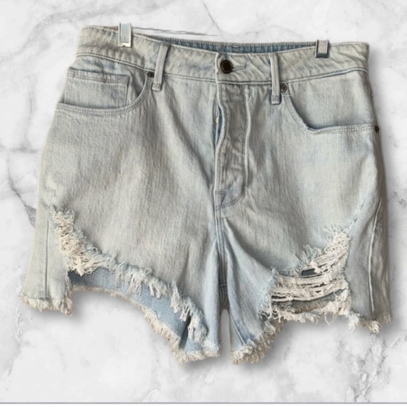 Good American shorts Jean denim light wash button fly 4 or size 27 like new - Picture 6 of 6